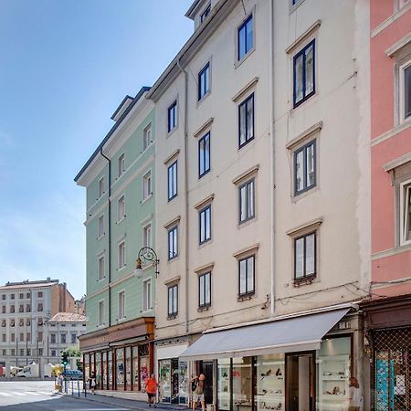 La Maison De Trieste Suite Garage Eksteriør billede