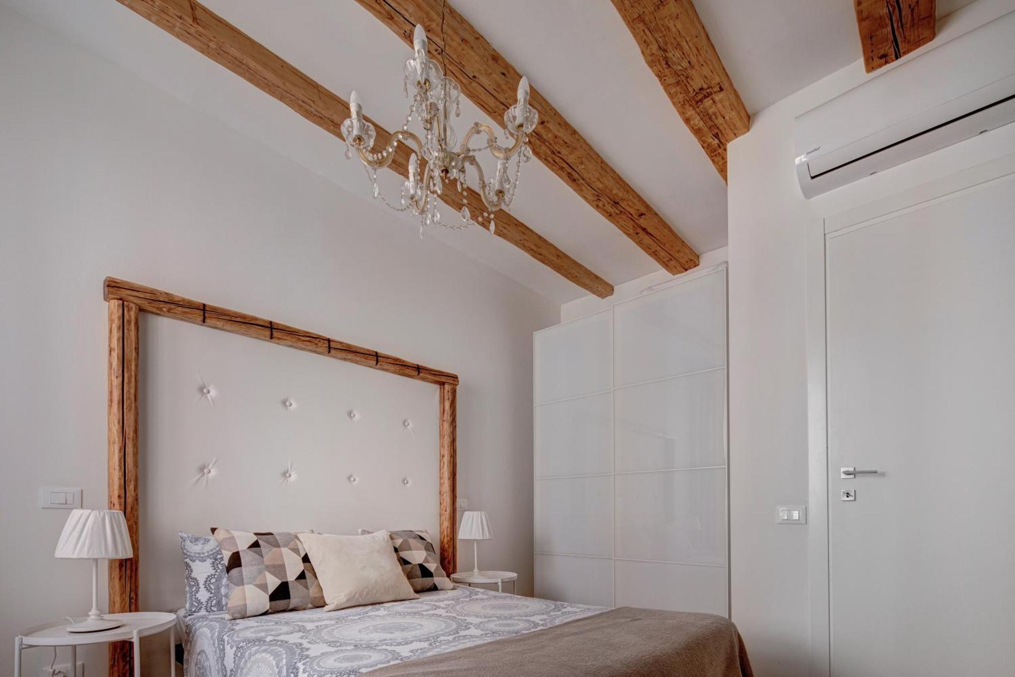 La Maison De Trieste Suite Garage Eksteriør billede